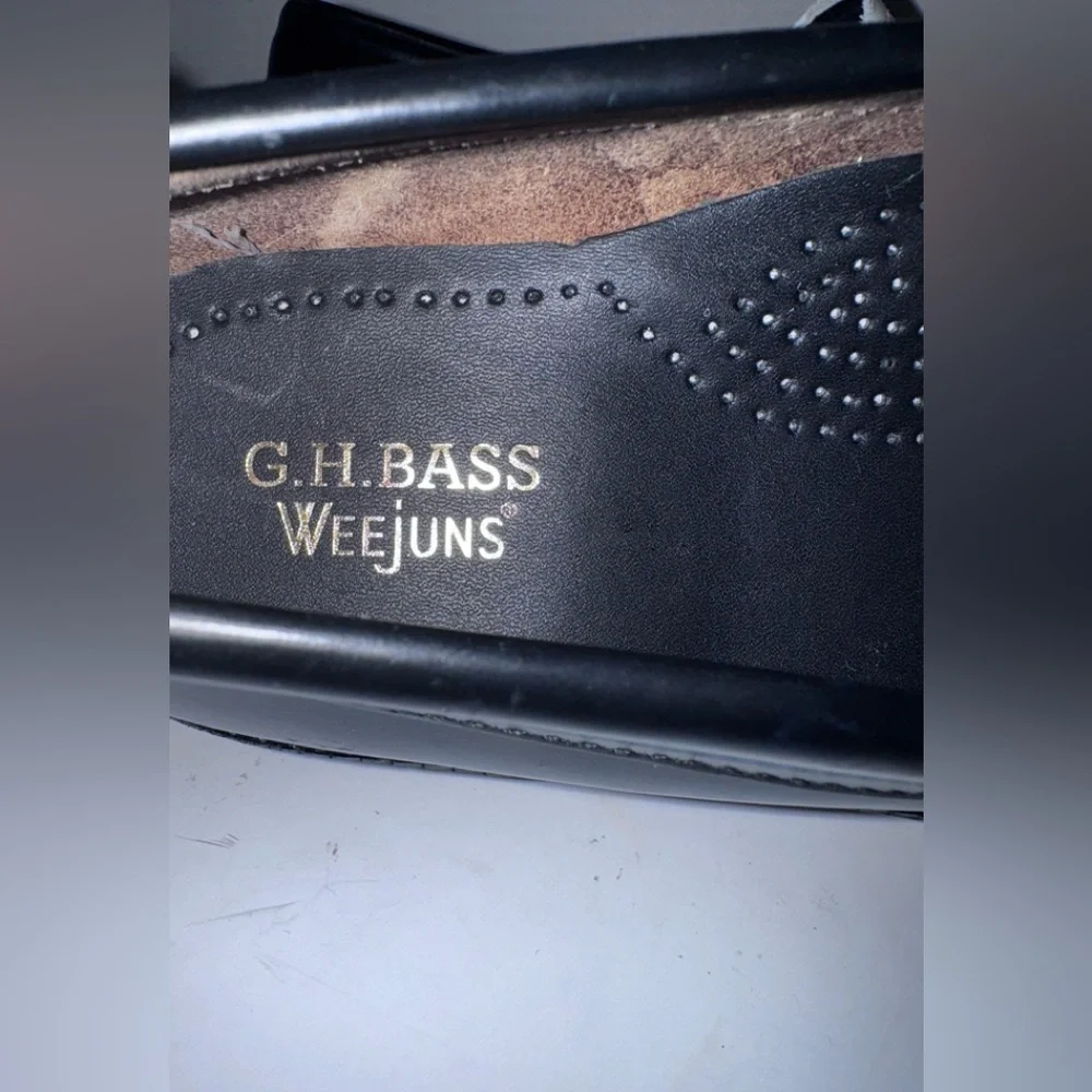 G.H. Bass & Co. nwob display